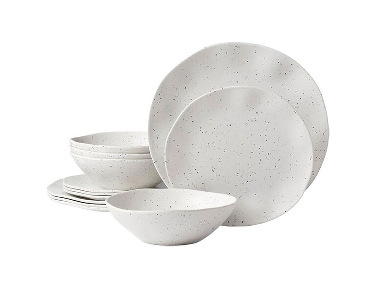 Oneida Dinnerware Set